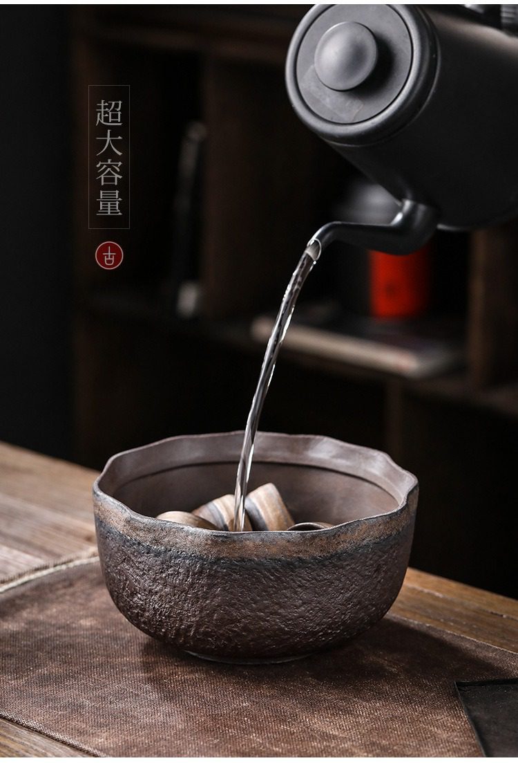 古早燒鎏金荷韻茶洗，南山居粗陶茶洗，手工錘紋質感搭配禪意造型，適合茶具清洗與溫杯使用，展現古樸茶道美學。