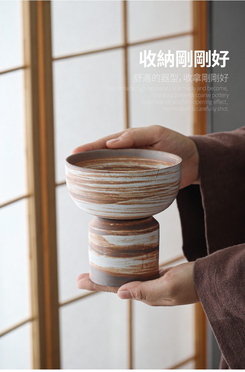 影白秋夢糖球兩用花插果盤，南山居日式粗陶茶碗，具備獨特拉胚紋理與窯變質感，器型穩重典雅，適合品茗與茶席陳設。