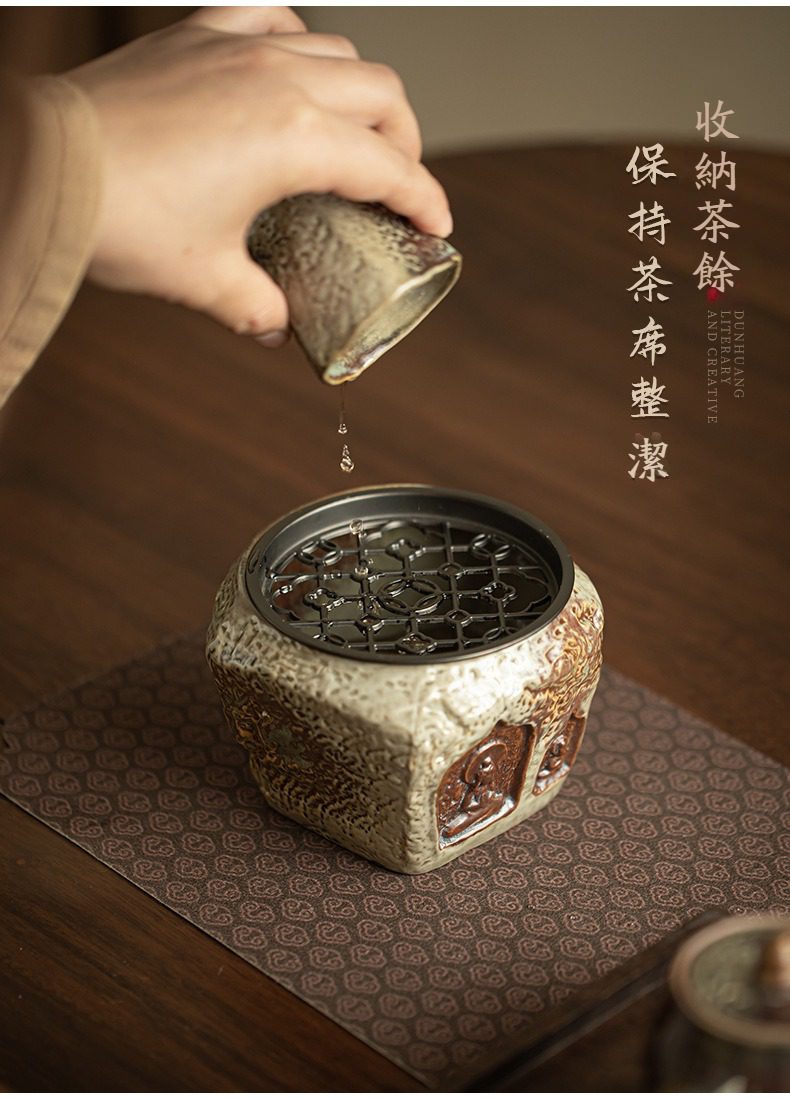 敦煌印象枯禪建水，南山居復古陶瓷茶渣桶，粗陶工藝搭配佛像雕刻，優雅實用的日式茶席收納茶具。