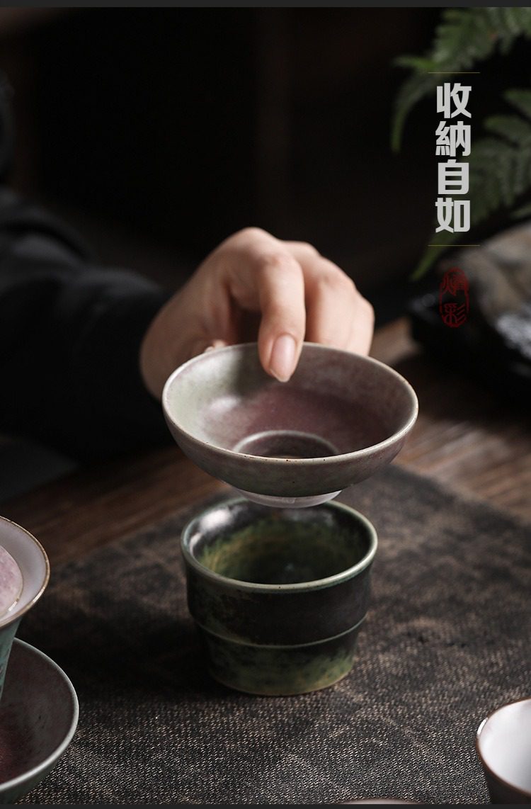 窯變煥彩過濾茶漏，南山居手作粗陶茶濾杯，綠褐漸層釉色自然沉穩，搭配同系列茶杯，展現雅致茶道美學。