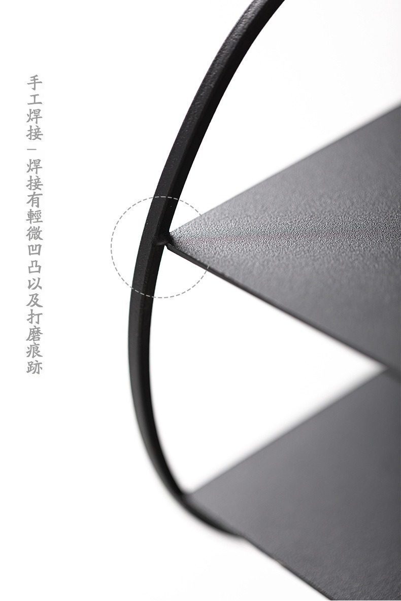 日式鐵藝海棠茶棚，南山居手工鐵藝茶具展示架，黑色霧面金屬質感，細膩呈現焊接點與打磨痕跡，展現禪意工藝。