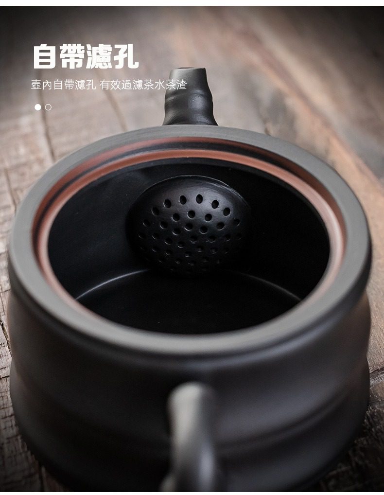 紫陶清溪竹韻茶壺，南山居高品質紫砂壺內部特寫，可見壺嘴處自帶球形濾孔，高效過濾茶渣，提升品茗體驗。