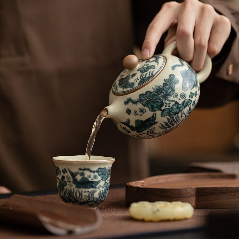 仿宋汝窯魚藻紋西施壺- 南山居