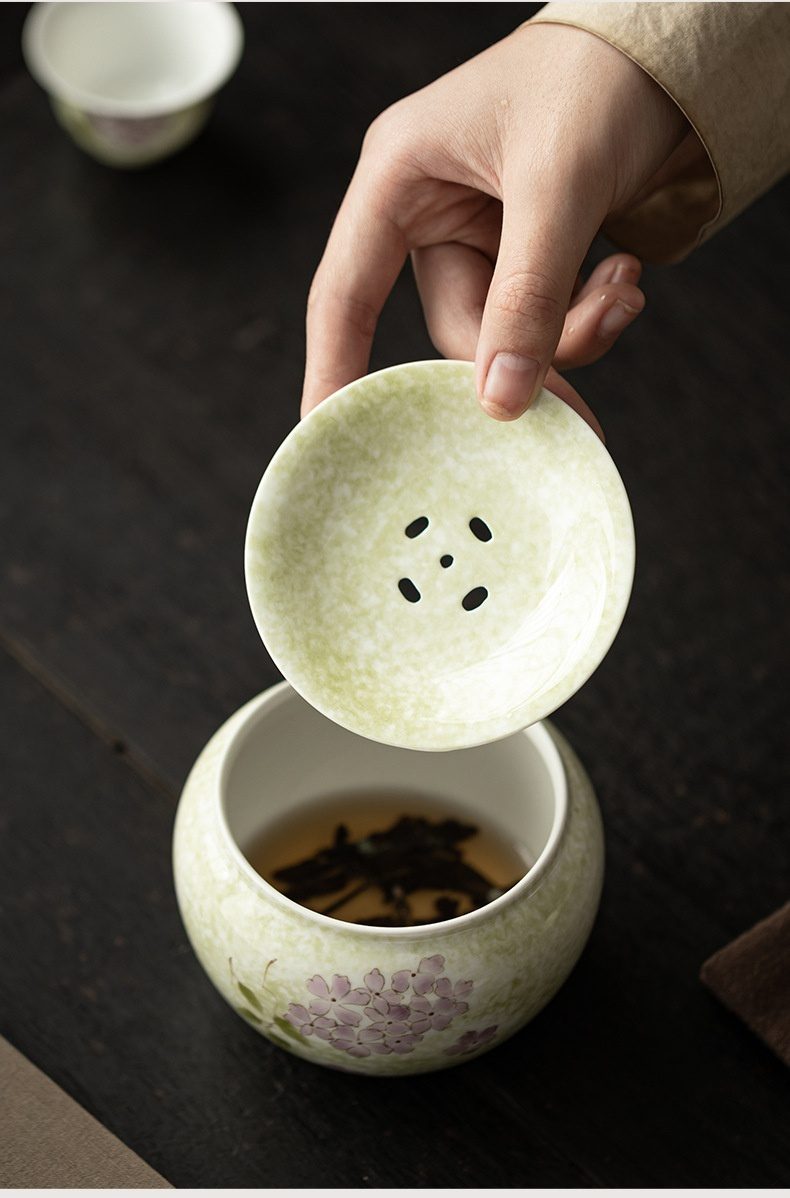 手繪繡球花建水，南山居手繪花卉陶瓷蓋碗，淺綠釉面斑駁，兼具茶濾功能，泡茶品茗必備。