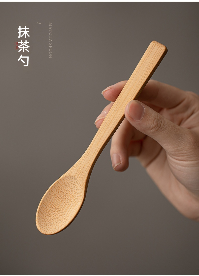 點茶 - 手繪哥窯日式抹茶八件組，南山居精緻竹製抹茶勺，色澤天然溫潤，質地光滑，為茶道增添自然雅趣