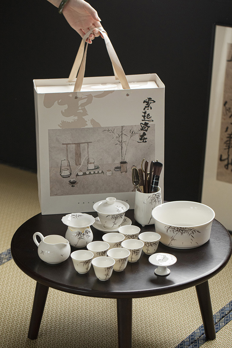 雲起自在 － 墨竹茶具套裝，南山居竹影禪心陶瓷功夫茶具組，包含蓋碗、公道杯、品茗杯，竹林圖案雅緻