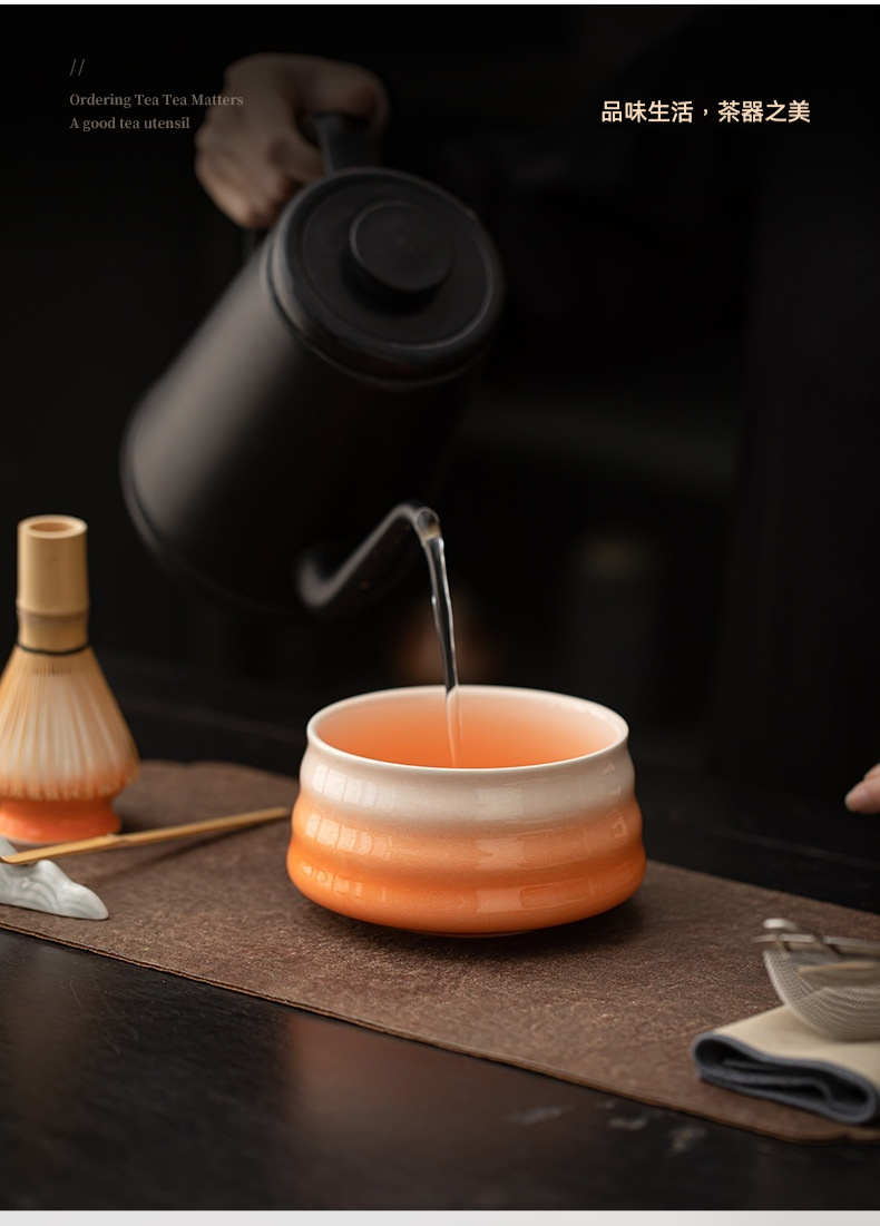 點茶 - 螺紋日式抹茶八件組，南山居手工漸層釉陶瓷茶碗，橙白漸變波浪紋理，搭配茶筅茶席。