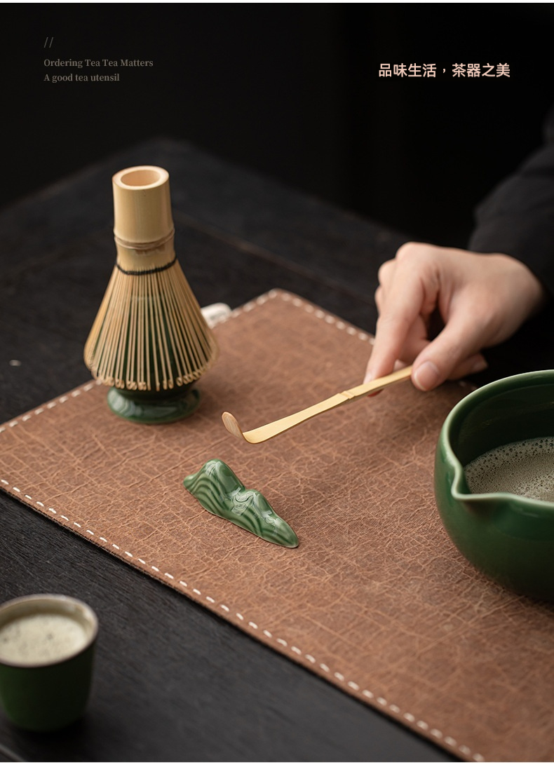 點茶 - 青璃日式抹茶八件組，南山居高品質抹茶茶道用具，包含竹製茶筅、茶杓、綠色抹茶碗及山形陶瓷茶杓架，呈現優雅禪意。