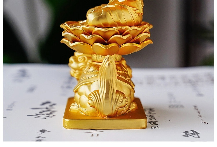 日本大師手作落款 - 文殊菩薩妙吉祥佛像擺件，南山居金色招財神獸茶寵，精緻蓮花座上坐像，寓意吉祥，茶席擺件。