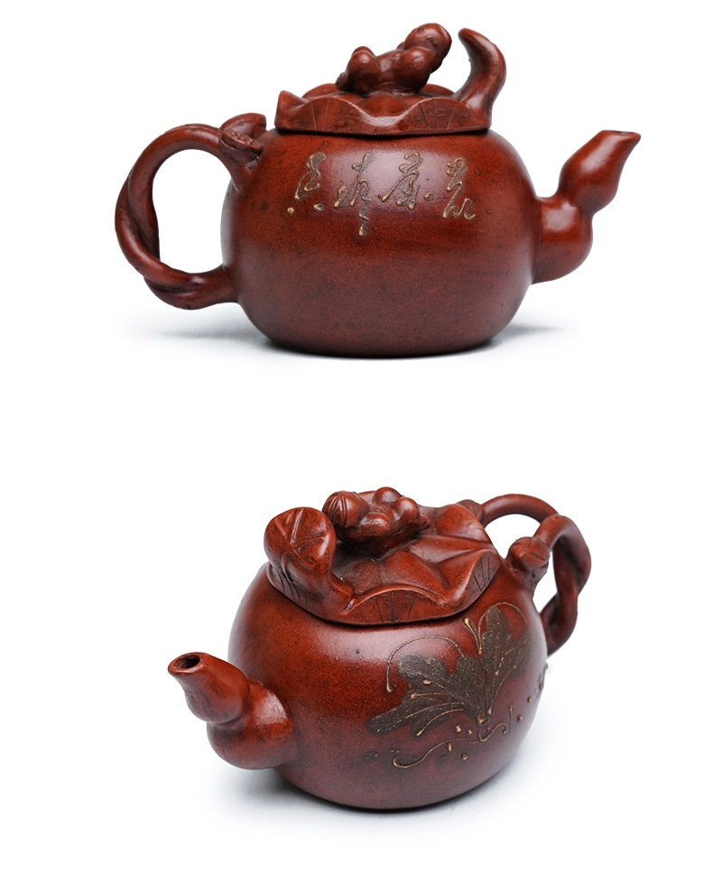 宜興紫砂壺原礦紫砂蓮藕壺(400ml)，南山居手工朱泥紫砂壺，壺身圓潤深棕，壺蓋精雕祥瑞瑞獸與荷葉圖案，壺側鐫刻書法文字，質感溫潤。