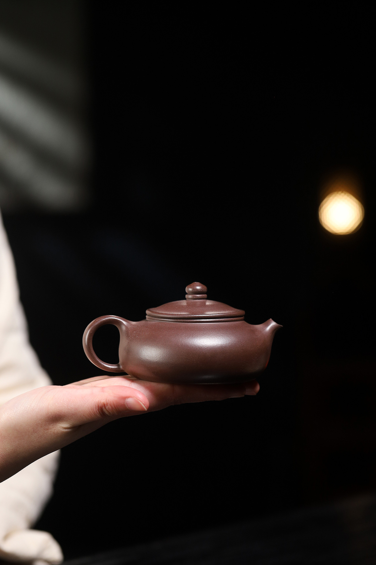宜興紫砂壺原礦紫茄泥小品寒江壺 (180ml) 商品詳情圖 3