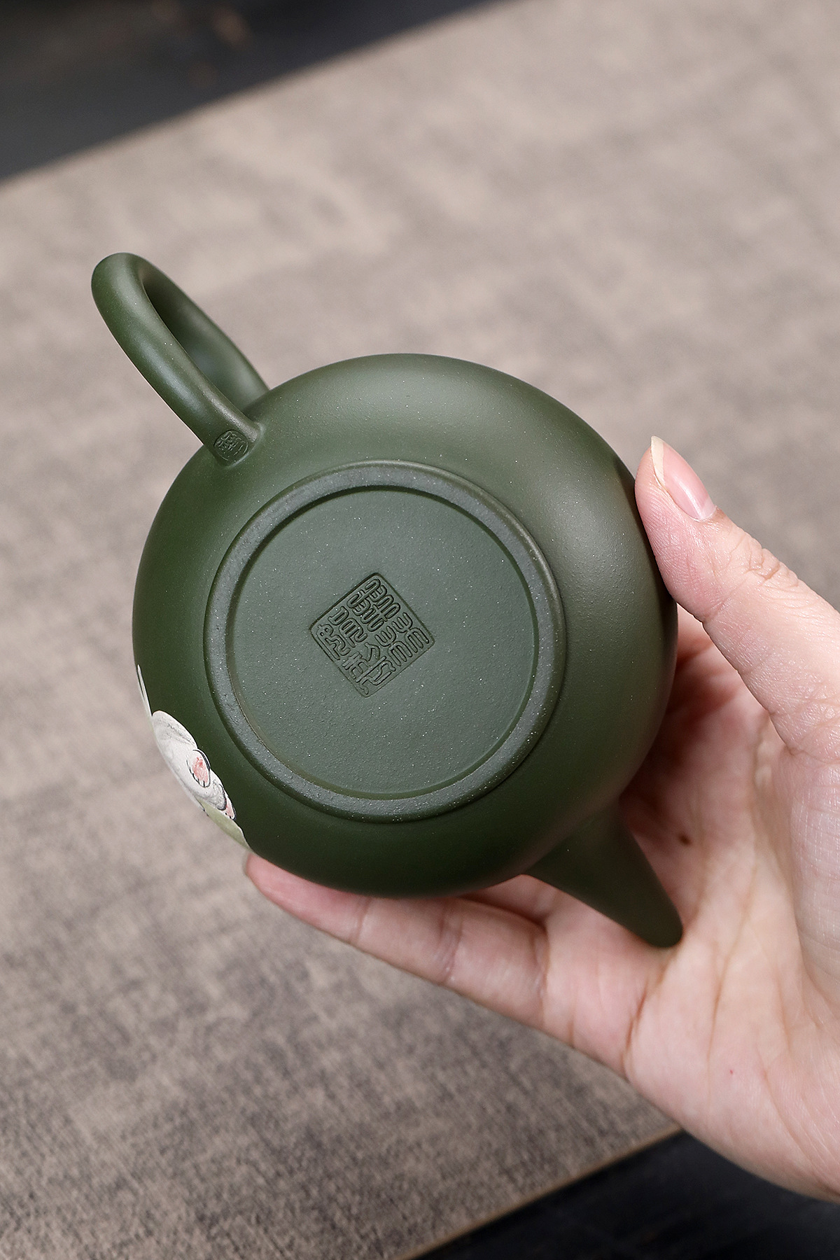 宜興紫砂壺原礦綠泥彩繪玉兔水平壺(250ml) 商品詳情圖 7