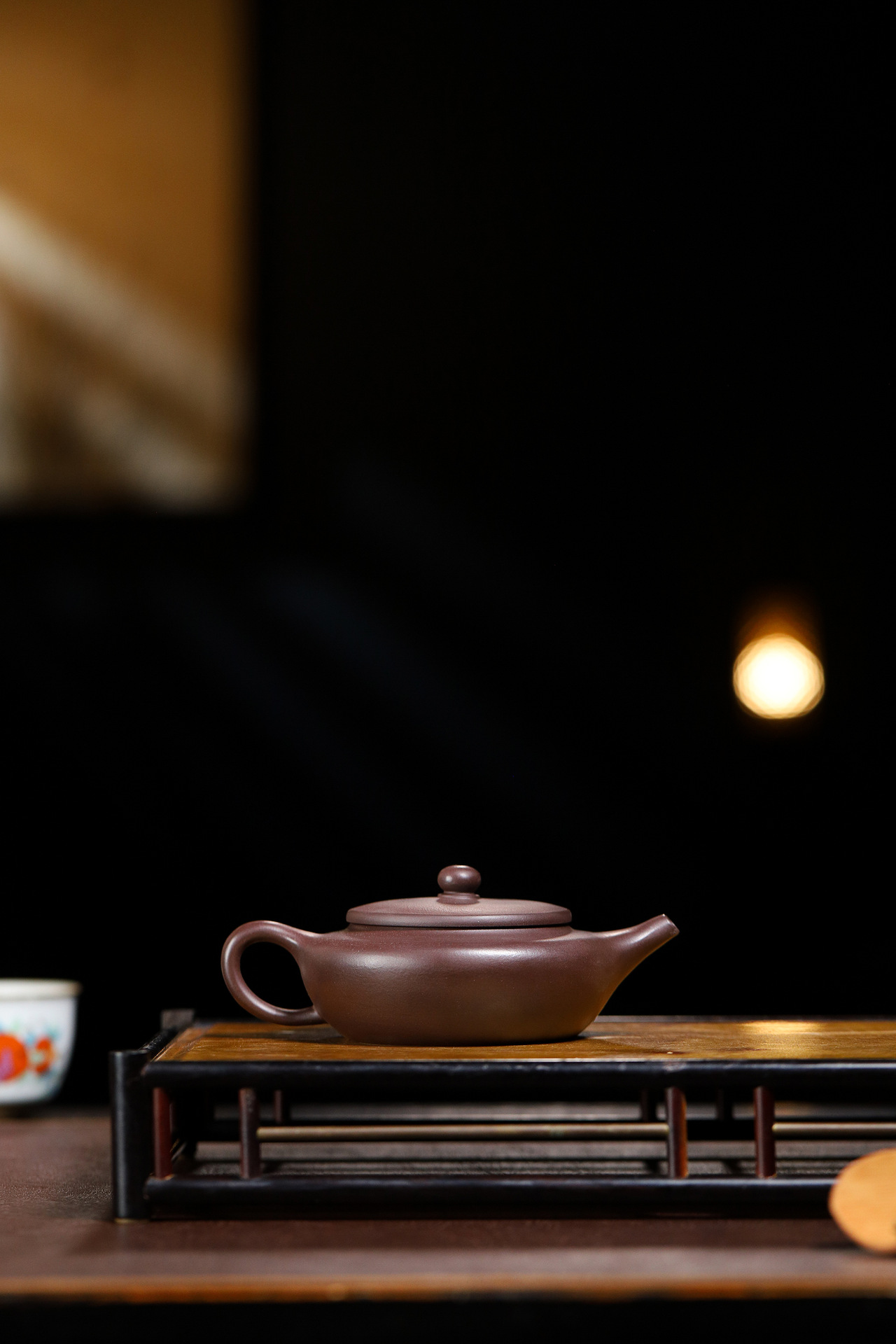 宜興紫砂壺原礦紫茄泥扁塵壺(180ml) 商品詳情圖 2