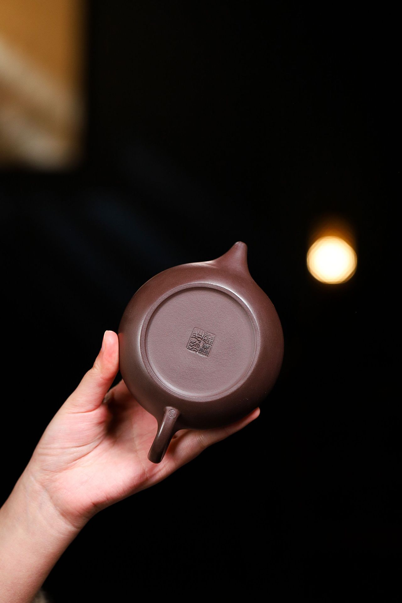 宜興紫砂壺原礦紫茄泥扁塵壺(180ml) 商品詳情圖 8